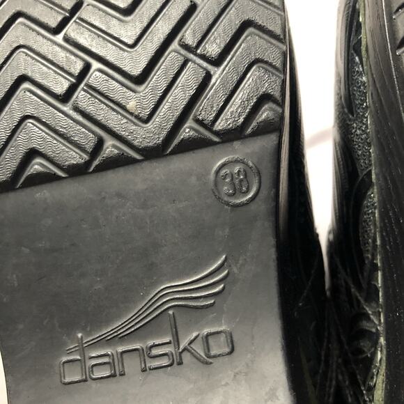 Dansko Clogs Women's Size 38 Floral Tooled Leather Clog Black Scandi Girl - Picture 8 of 9